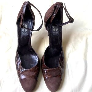 1891 Twins: Made in Italy heels. Size:7. In very good condition